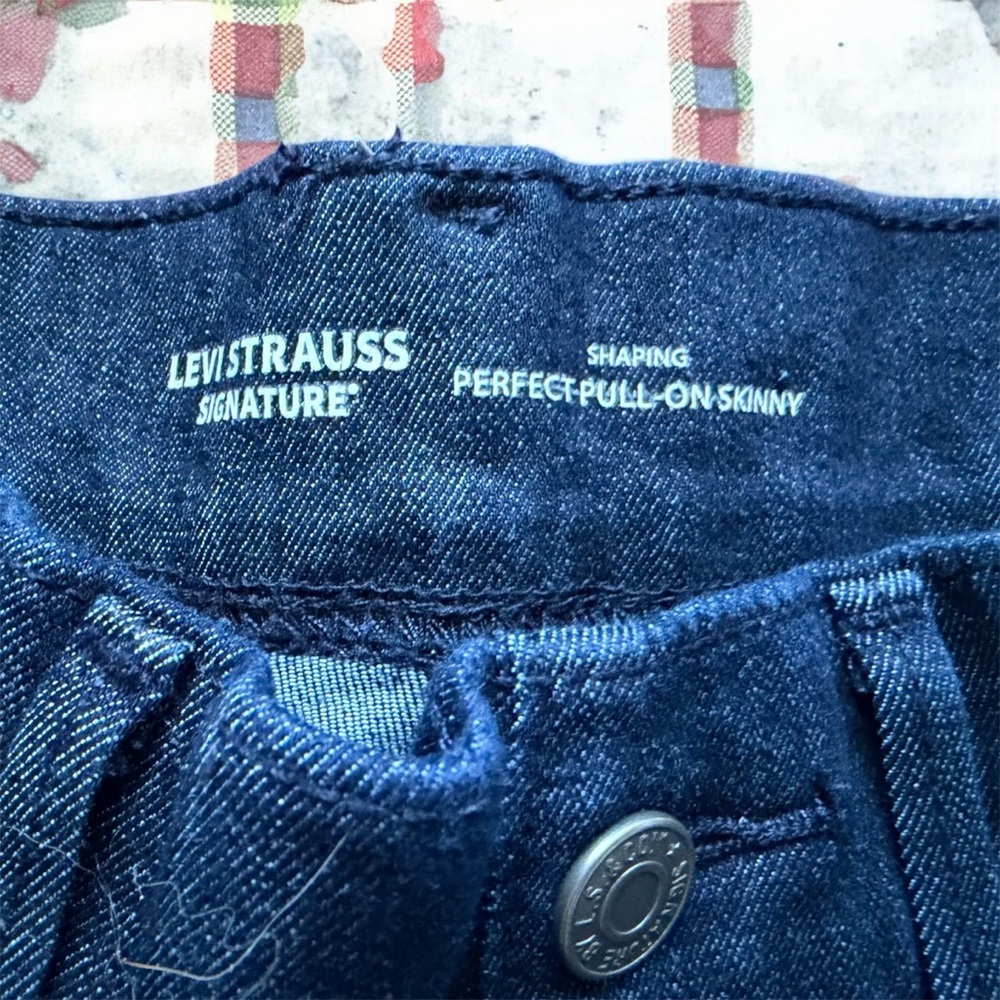LEVSTRAUSS SIGNATURE
SHAPING
PERFECT PULL-ON SKINNY - Picture 2 of 7
